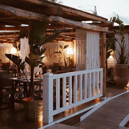 Cumeja Beach Club & Hotel バイア・ドミツィア エクステリア 写真