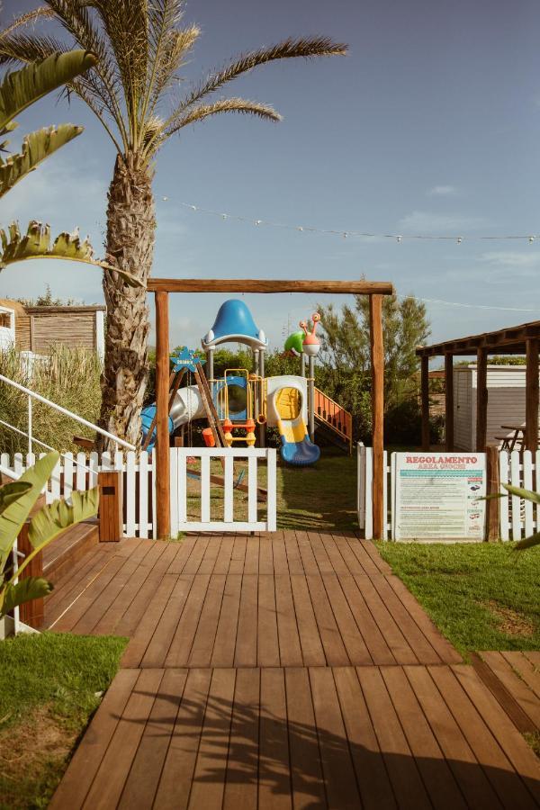 Cumeja Beach Club & Hotel バイア・ドミツィア エクステリア 写真