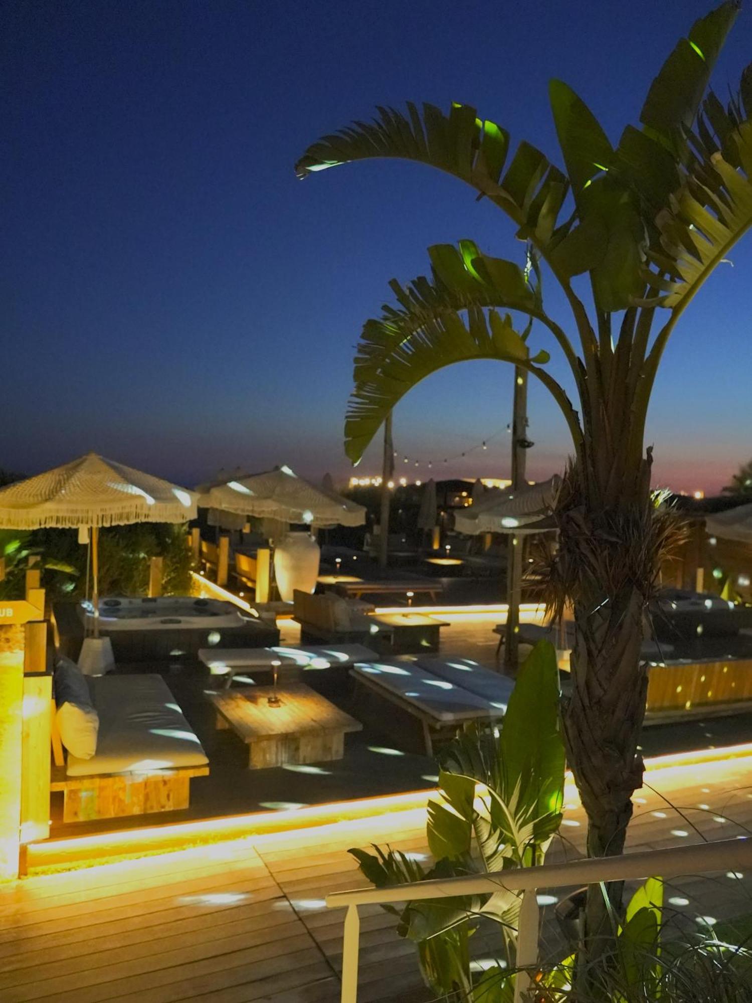 Cumeja Beach Club & Hotel バイア・ドミツィア エクステリア 写真